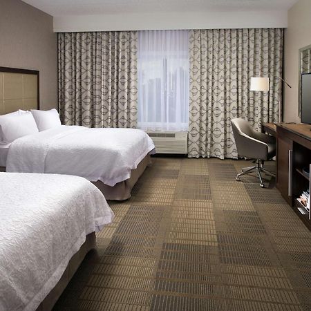 Hampton Inn & Suites Фолс-Черч Екстер'єр фото